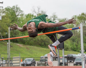 Fox boys on the run at De Soto track and field invitational